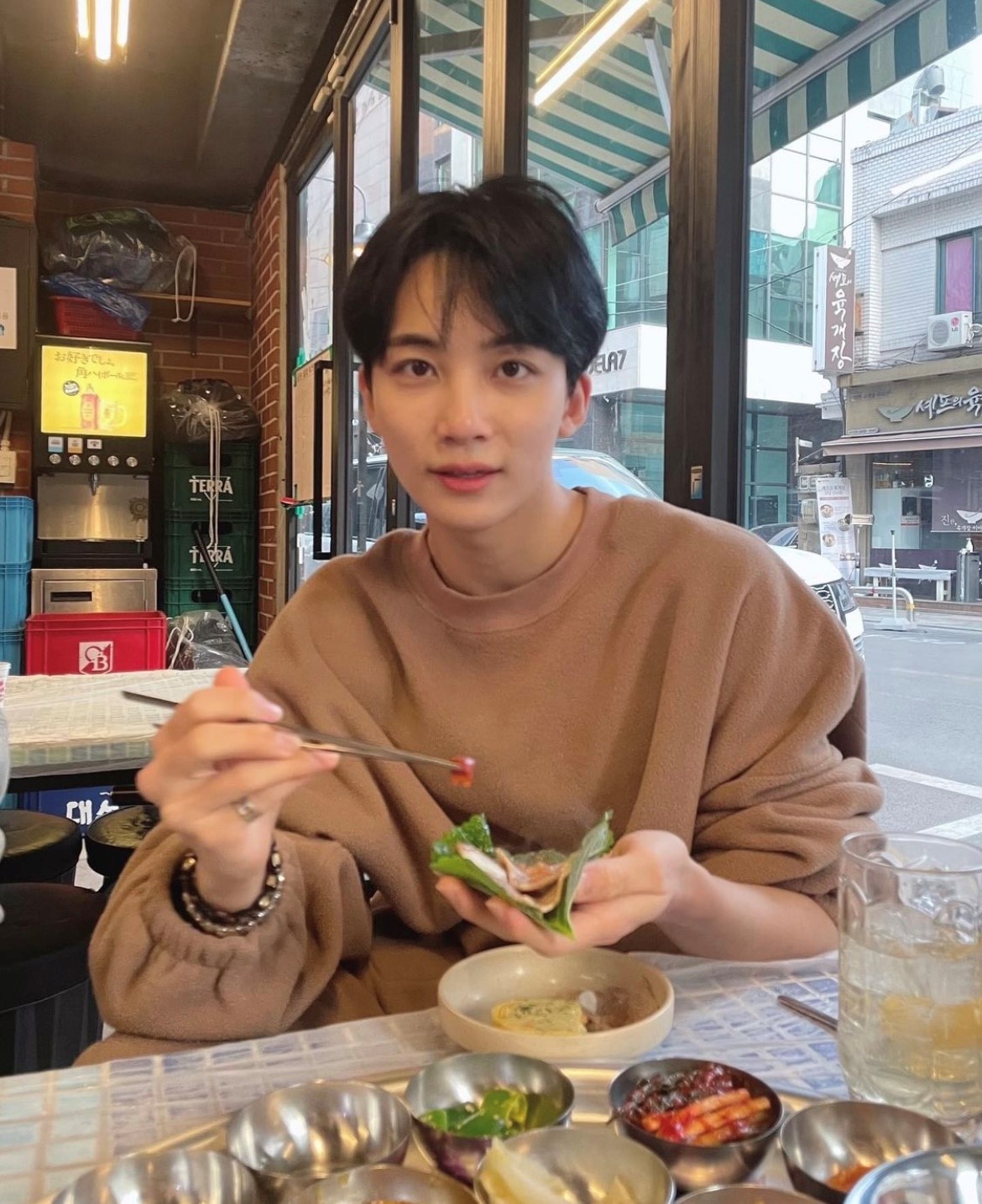 jeonghan image-4