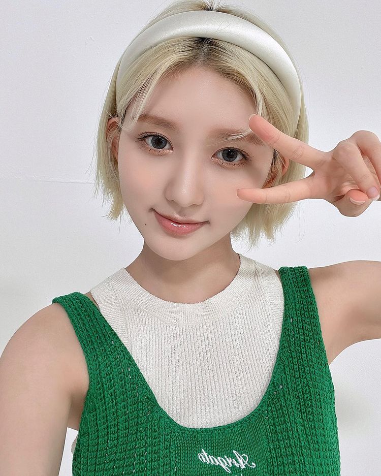 IVE Gaeul Instagram image-1